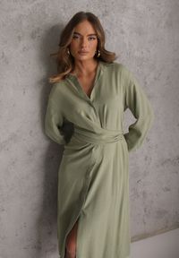 Renee - Zielona Koszulowa Sukienka z Wiskozy z Asymetrycznym Drapowaniem i Guzikiem Hetasa. Okazja: na co dzień. Kolor: zielony. Materiał: wiskoza. Długość rękawa: długi rękaw. Typ sukienki: asymetryczne, koszulowe. Styl: casual, elegancki #7