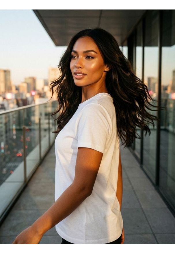 Sinsay - Bawełniana koszulka z krótkim rękawem - biały. Kolor: biały. Materiał: bawełna. Długość rękawa: krótki rękaw. Długość: krótkie