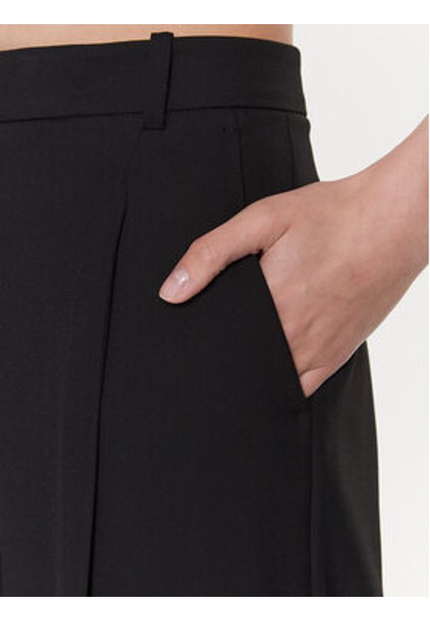 Pinko Spodnie materiałowe 100157 A0HO Czarny Relaxed Fit. Kolor: czarny. Materiał: wiskoza, syntetyk