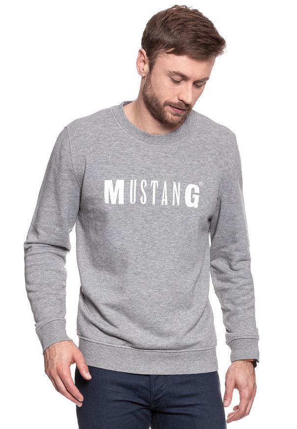 Mustang - MUSTANG BLUZA Logo Sweatshirt MID GREY MELANGE 1006290 4140. Kolor: szary. Wzór: nadruk, melanż