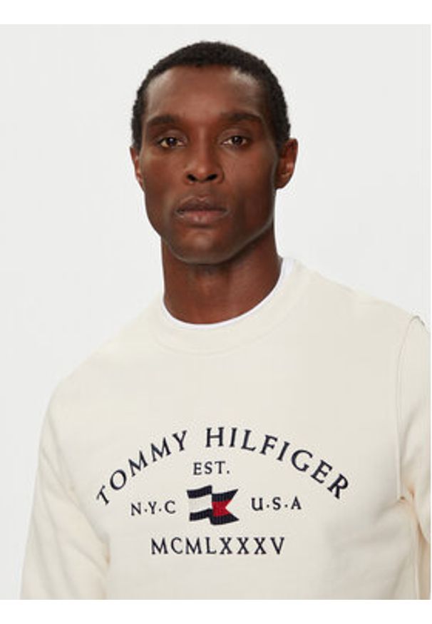TOMMY HILFIGER - Tommy Hilfiger Bluza MW0MW35526 Écru Regular Fit. Materiał: bawełna