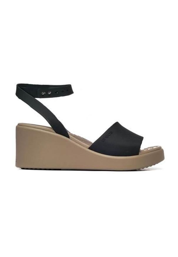 Buty do chodzenia damskie Crocs Brooklyn Ankle Strap Wedge. Kolor: wielokolorowy, brązowy. Materiał: materiał, syntetyk. Sport: turystyka piesza