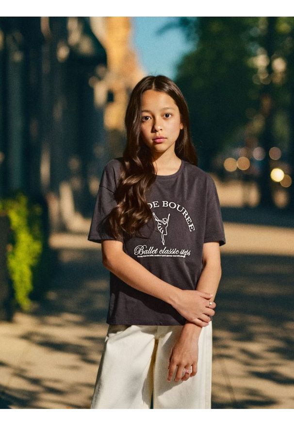 Sinsay - Koszulka z nadrukiem - szary. Kolor: szary. Wzór: nadruk