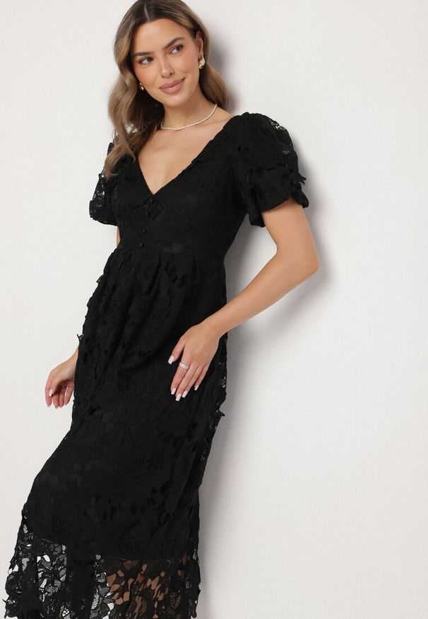 Born2be - Czarna Sukienka Koronkowa z Krótkim Bufiastym Rękawem Ulessa. Okazja: na imprezę. Kolor: czarny. Materiał: koronka