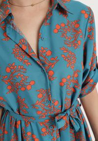 Born2be - Niebiesko-Pomarańczowa Koszulowa Sukienka z Podwijanymi Rękawami Zapinana na Guziki z Paskiem w Pasie Illnara. Kolor: zielony. Materiał: tkanina. Typ sukienki: koszulowe #5