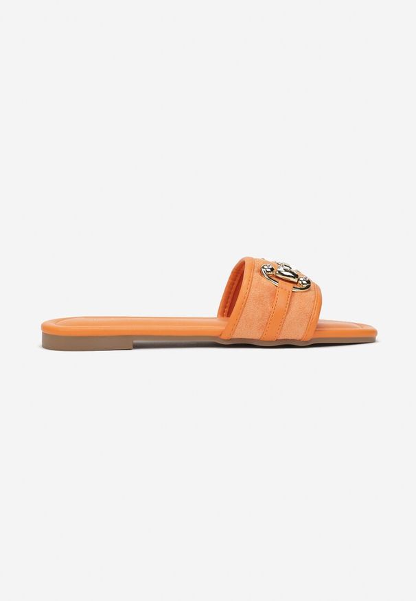Born2be - Pomarańczowe Płaskie Klapki z Ozdobną Klamerką na Szerokim Pasku Mosani. Kolor: pomarańczowy. Wzór: aplikacja. Styl: elegancki