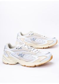 Białe sneakersy New Balance z cholewką, na fitness i siłownię, na lato
