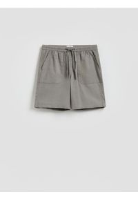 Reserved - Szorty jogger regular fit - jasnoszary. Kolor: szary. Materiał: tkanina, bawełna