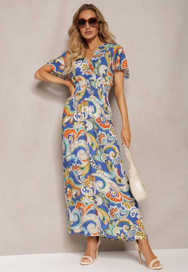 Renee - Niebieska Rozkloszowana Sukienka z Bawełny o Kopertowym Kroju w Print Paisley Piavella. Okazja: na co dzień. Kolor: niebieski. Materiał: bawełna. Wzór: paisley, nadruk. Typ sukienki: kopertowe. Styl: elegancki, casual