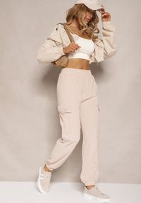 Renee - Beżowe Spodnie Typu Cargo High Waist Worseli. Okazja: na co dzień. Stan: podwyższony. Kolor: beżowy. Styl: elegancki, casual #4