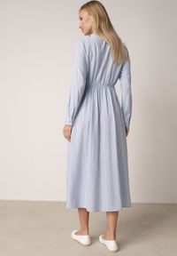 Born2be - Niebieska Koszulowa Sukienka z Wiskozy z Ozdobnym Marszczeniem w Talii Batena. Okazja: na co dzień, na spotkanie biznesowe, do pracy. Kolor: niebieski. Materiał: wiskoza. Typ sukienki: koszulowe. Styl: casual, biznesowy, elegancki, klasyczny #3