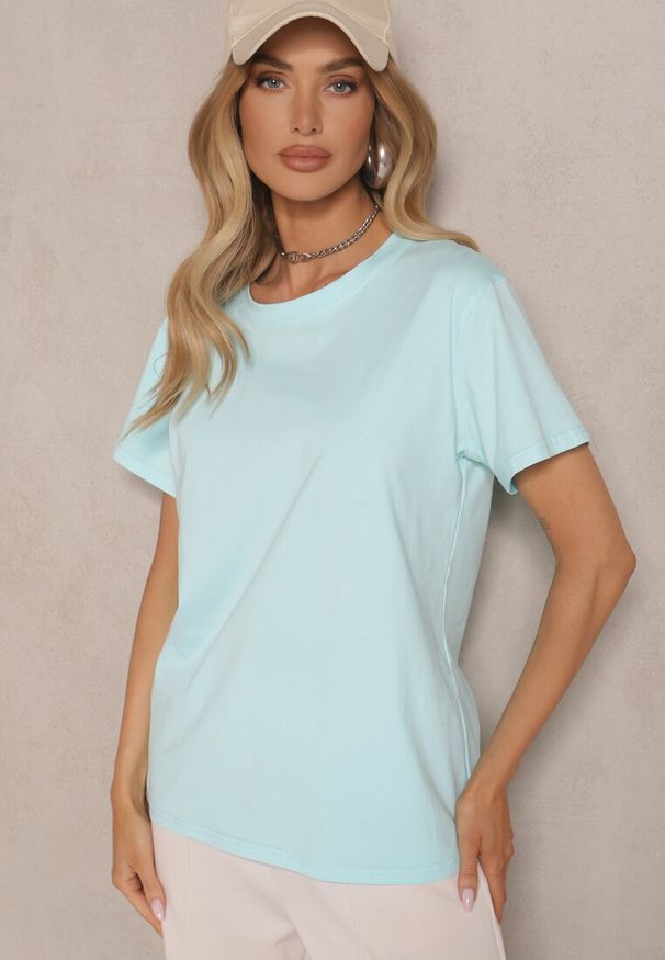 Renee - Jasnoniebieski Klasyczny T-shirt Bawełniany o Casualowym Kroju Nattine. Okazja: na co dzień. Kolor: niebieski. Materiał: bawełna. Wzór: gładki. Styl: klasyczny