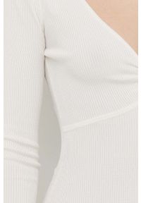 Guess sukienka kolor beżowy mini rozkloszowana. Kolor: beżowy. Materiał: materiał, dzianina. Długość rękawa: długi rękaw. Długość: mini #4