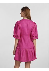 YAS Sukienka 26029985 Fioletowy Regular Fit. Kolor: fioletowy. Materiał: wiskoza