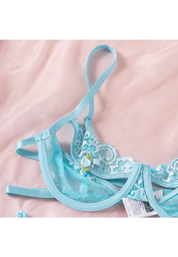 Intica - Komplet bielizny z haftem regulowane ramiączka Ayumi. Kolor: żółty. Materiał: materiał. Wzór: haft