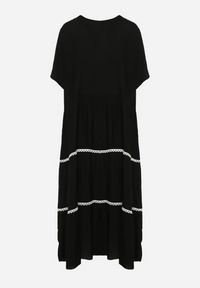 Born2be - Czarna Bawełniana Sukienka z Krótkim Rękawem Camola. Kolekcja: plus size. Kolor: czarny. Materiał: bawełna. Długość rękawa: krótki rękaw. Wzór: jednolity, aplikacja. Typ sukienki: dla puszystych. Styl: elegancki #2