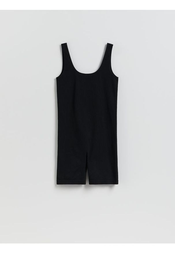 Reserved - Prążkowany kombinezon - czarny. Kolor: czarny. Materiał: prążkowany
