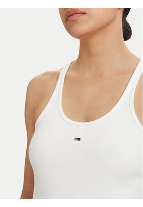 Tommy Jeans Top Racerback DW0DW22264 Beżowy jasny Slim Fit. Kolor: beżowy. Materiał: bawełna