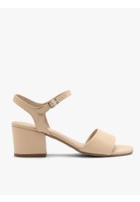 Ryłko - Beżowe sandały damskie na obcasie. Zapięcie: sprzączka. Kolor: beżowy. Materiał: skóra. Sezon: lato. Obcas: na obcasie. Wysokość obcasa: średni #1