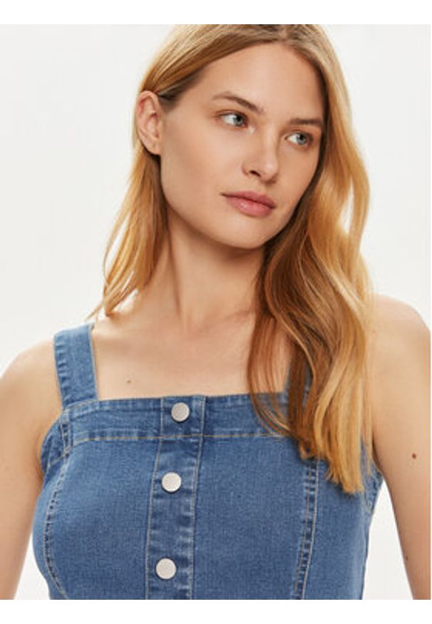 Vero Moda Sukienka jeansowa Saila 10310393 Niebieski Regular Fit. Kolor: niebieski. Materiał: bawełna