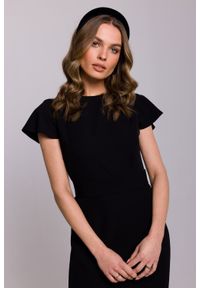 Stylove - Elegancka ołówkowa sukienka z paskiem krótki rękaw czarna. Kolor: czarny. Długość rękawa: krótki rękaw. Typ sukienki: ołówkowe. Styl: elegancki