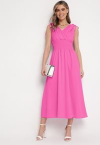 Born2be - Różowa Sukienka z Kopertowym Dekoltem na Cienkich Ramiączkach Rozkloszowana Lantia. Okazja: na ślub cywilny, na co dzień, na wesele. Typ kołnierza: dekolt kopertowy. Kolor: różowy. Materiał: jeans. Długość rękawa: na ramiączkach. Typ sukienki: kopertowe. Styl: casual, sportowy #2