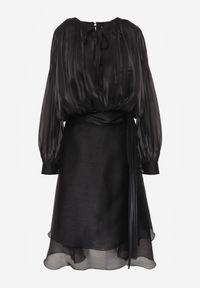 Renee - Czarna Rozkloszowana Sukienka Wieczorowa z Szyfonowej Tkaniny Amanna. Kolor: czarny. Materiał: tkanina, szyfon. Wzór: gładki, aplikacja. Typ sukienki: rozkloszowane. Styl: wizytowy #2