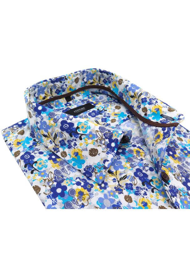 Biała koszula w niebiesko-żółte kwiaty Mmer E109. Kolor: biały, niebieski, żółty, wielokolorowy. Materiał: poliester, tkanina, bawełna. Długość: długie. Wzór: kwiaty