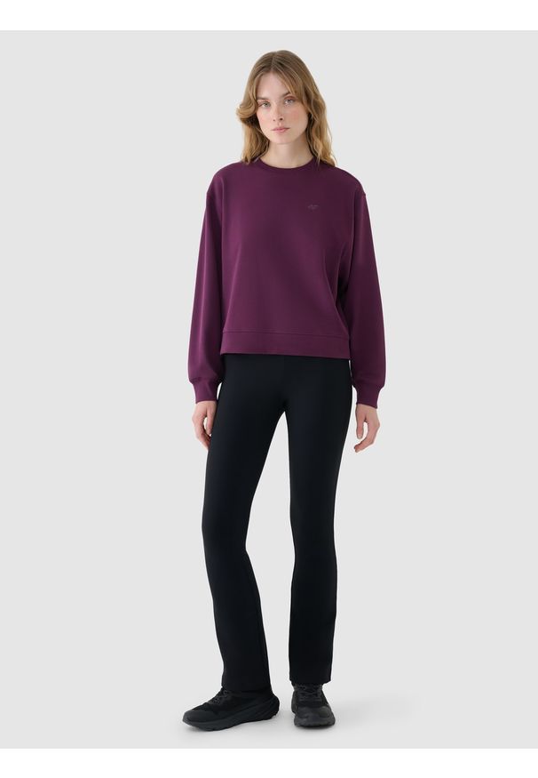 4f - 4F Bluza nierozpinana bez kaptura damska - fioletowa XL. Okazja: na co dzień. Typ kołnierza: bez kaptura. Kolor: fioletowy. Materiał: dzianina, dresówka, bawełna, poliester, materiał. Wzór: gładki, ze splotem. Styl: klasyczny, sportowy, casual