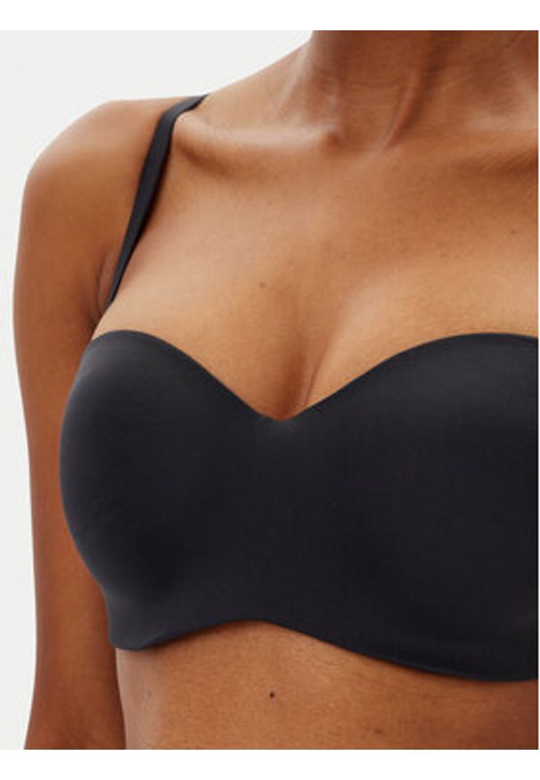 Hunkemöller Biustonosz push-up Smooth 206740 Czarny. Kolor: czarny. Materiał: syntetyk. Rodzaj stanika: push-up
