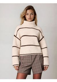 Sinsay - Sweter w paski - beżowy. Kolor: beżowy. Wzór: paski