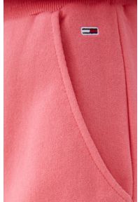 Tommy Jeans spodnie DW0DW11886.PPYY damskie kolor różowy gładkie. Kolor: różowy. Materiał: materiał, dzianina. Wzór: gładki #4
