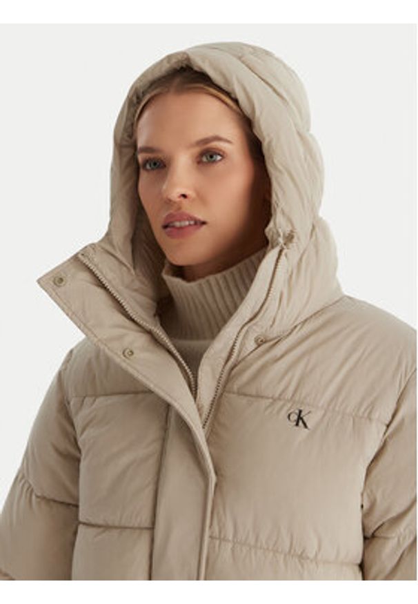 Calvin Klein Jeans Kurtka zimowa LV047D508G Beżowy Regular Fit. Kolor: beżowy. Materiał: syntetyk. Sezon: zima