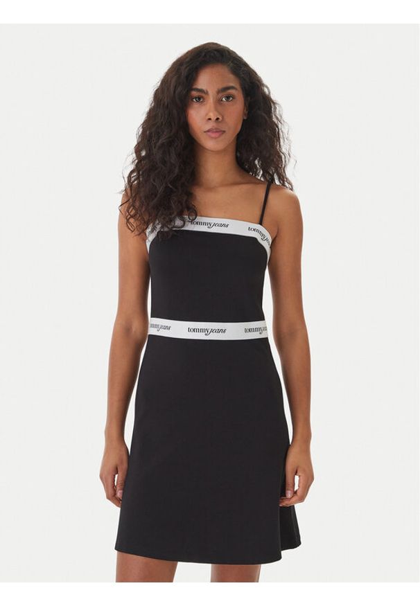 Tommy Jeans Sukienka codzienna DW0DW22337 Czarny Slim Fit. Okazja: na co dzień. Kolor: czarny. Materiał: wiskoza. Typ sukienki: proste. Styl: casual