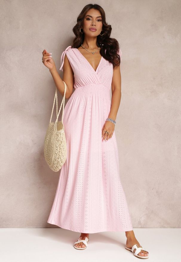 Renee - Różowa Sukienka Rozkloszowana z Kopertowym Dekoltem Elices. Kolor: różowy. Materiał: tkanina. Wzór: ażurowy. Typ sukienki: kopertowe