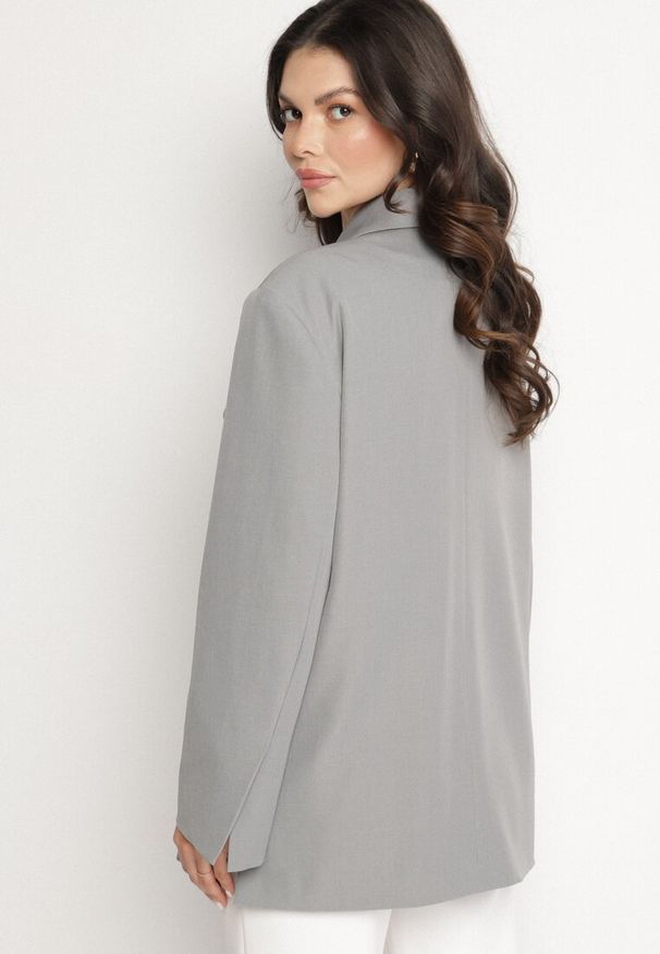 Born2be - Szara Marynarka Dwurzędowa Oversize o Pudełkowym Kroju Cornelita. Okazja: na co dzień, na spotkanie biznesowe. Kolor: szary. Materiał: jeans. Styl: klasyczny, biznesowy, casual