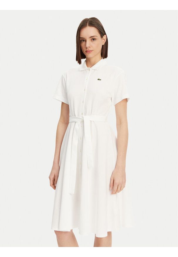 Lacoste Sukienka koszulowa EF9621 Biały Regular Fit. Kolor: biały. Materiał: bawełna. Typ sukienki: koszulowe
