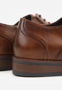 Born2be - Jasnobrązowe Eleganckie Półbuty ze Skórzaną Wkładką i Ozdobnymi Przeszyciami Iphaera. Okazja: do pracy, na spotkanie biznesowe. Kolor: brązowy. Materiał: skóra. Styl: elegancki #6