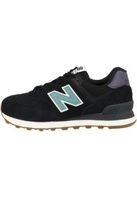 Buty do chodzenia damskie New Balance 574. Zapięcie: sznurówki. Kolor: czarny. Materiał: syntetyk, zamsz, materiał. Szerokość cholewki: normalna. Model: New Balance 574. Sport: turystyka piesza