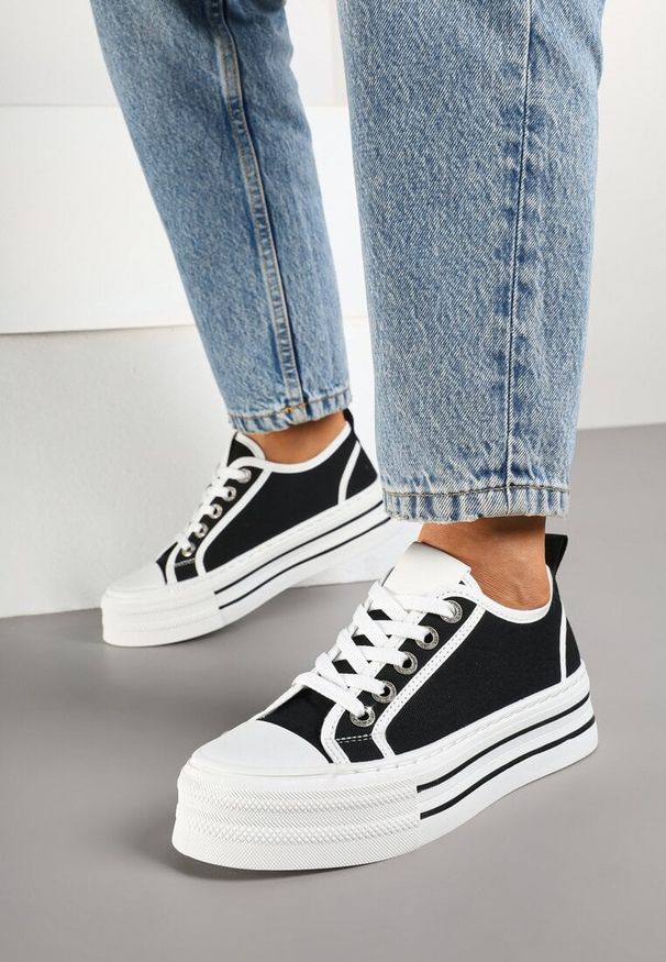 Born2be - Czarne Trampki na Grubej Podeszwie z Cyrkoniami Felithea. Okazja: na co dzień, na spacer. Kolor: czarny. Materiał: jeans. Szerokość cholewki: normalna. Styl: elegancki, casual