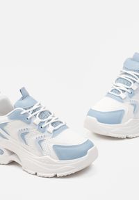 Born2be - Biało-Niebieskie Sneakersy na Grubej Podeszwie z Metalicznym Zdobieniem Teda. Kolor: niebieski. Wzór: aplikacja #4