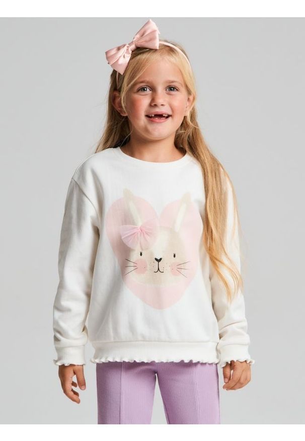 Sinsay - Bluza z nadrukiem i falbanami - kremowy. Kolor: kremowy. Wzór: nadruk