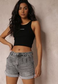 Renee - Szare Szorty z Jeansu z Modnymi Zakładkami Tenak. Kolor: szary. Materiał: jeans. Styl: klasyczny