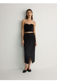 Reserved - Spódnica z asymetrycznym przodem - czarny. Kolor: czarny. Materiał: bawełna, tkanina #1