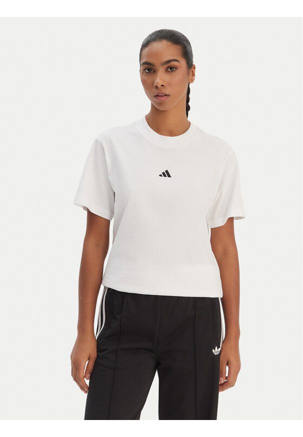 Adidas - adidas T-Shirt Essentials Small Logo JC5944 Biały Regular Fit. Kolor: biały. Materiał: bawełna