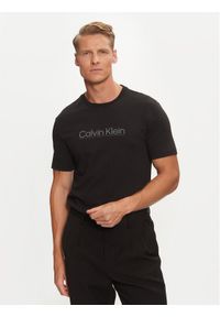 Calvin Klein T-Shirt Raised Line Logo K10K113587 Czarny Regular Fit. Kolor: czarny. Materiał: bawełna