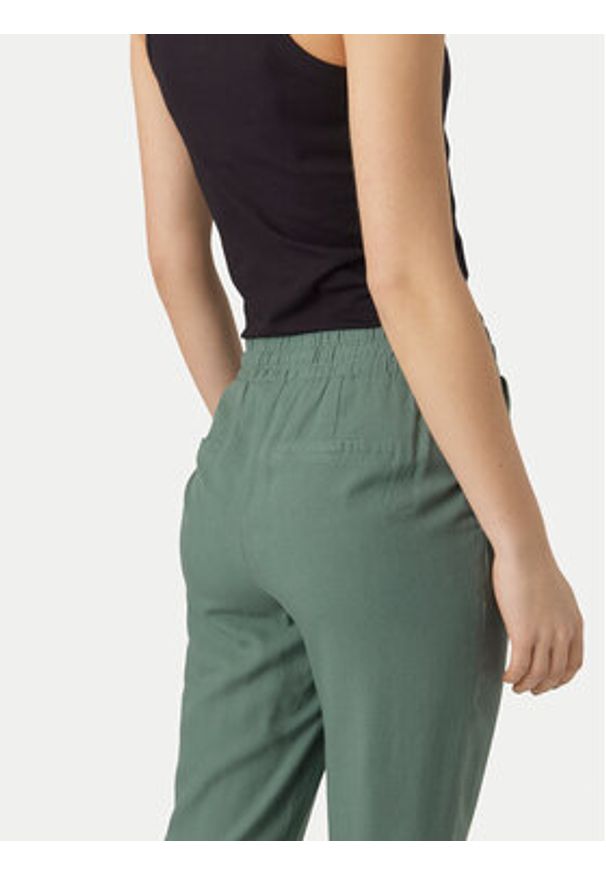 Vero Moda Spodnie materiałowe Jesmilo 10279691 Zielony Regular Fit. Kolor: zielony. Materiał: len, wiskoza