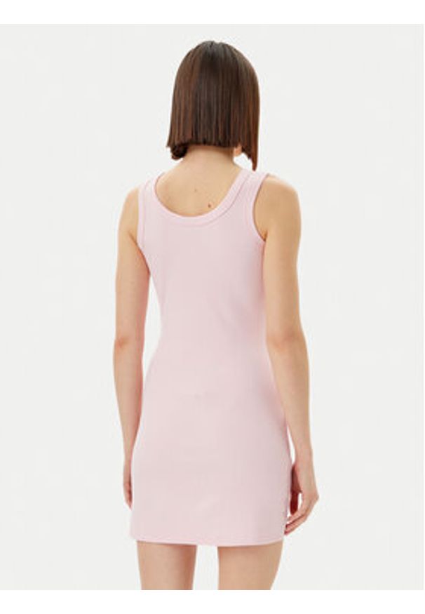 Guess Sukienka codzienna V5GK06 K8RT2 Różowy Slim Fit. Okazja: na co dzień. Kolor: różowy. Materiał: wiskoza. Typ sukienki: proste. Styl: casual