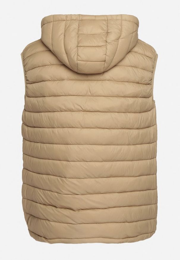 Born2be - Ciemnobeżowa Kamizelka Pikowana Wodoodporna z Suwakiem Oriatta. Okazja: na spotkanie biznesowe, na co dzień. Kolor: beżowy. Materiał: jeans, materiał. Styl: elegancki, biznesowy, casual