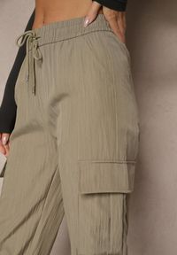 Renee - Zielone Spodnie Cargo z Bawełną o Szerokim Kroju High Waist Mairiora. Okazja: na co dzień. Stan: podwyższony. Kolor: zielony. Materiał: bawełna. Styl: casual #4